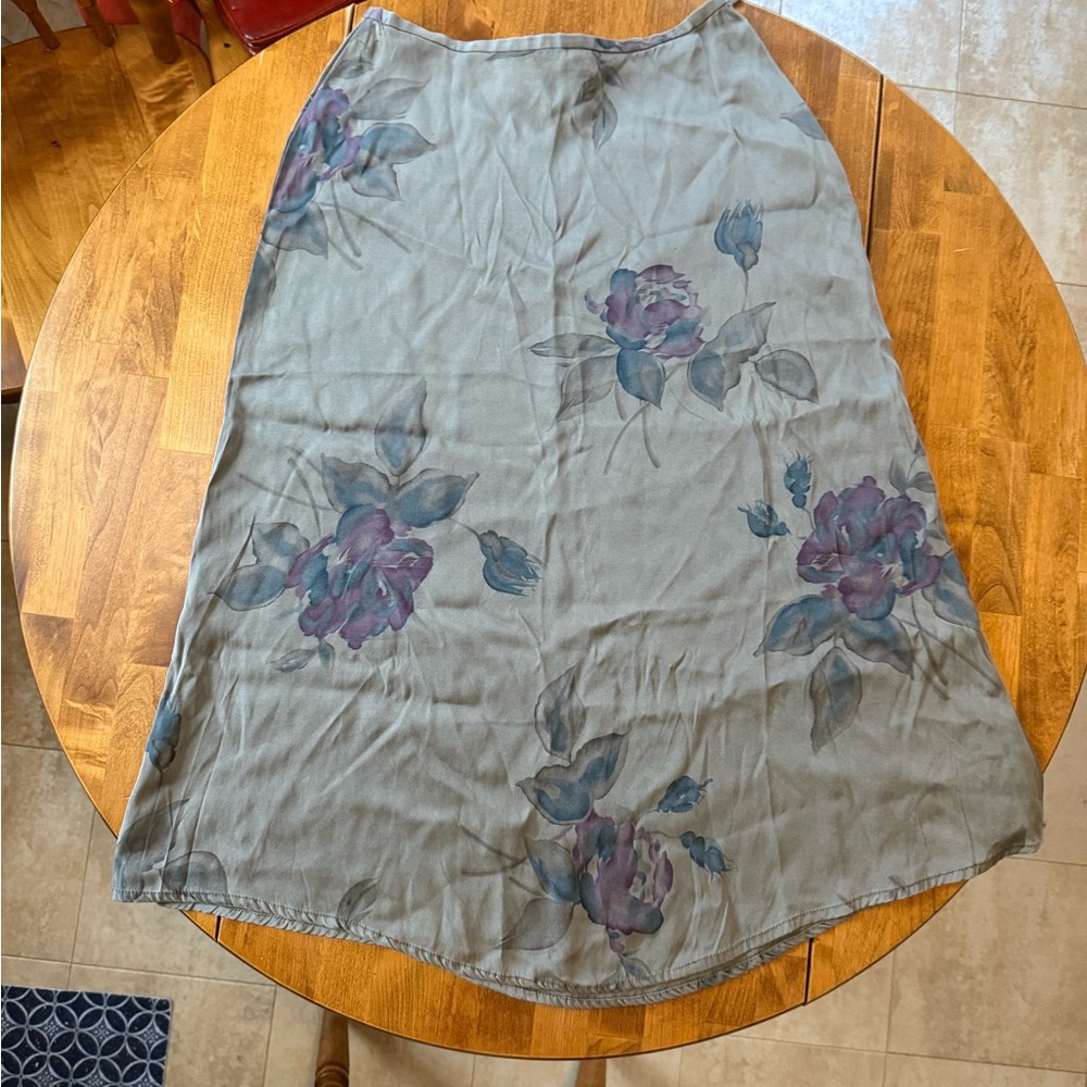 Dana Buchman Gray Floral Midi Silk Skirt